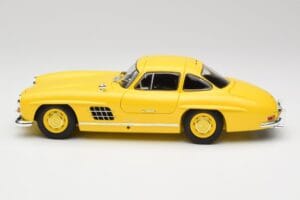 Mercedes 300 SL W198 Light Yellow Minichamps 1:18 180039009 Diecast — photo 4 of 8