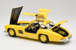 Mercedes 300 SL W198 Light Yellow Minichamps 1:18 180039009 Diecast — photo 5 of 8