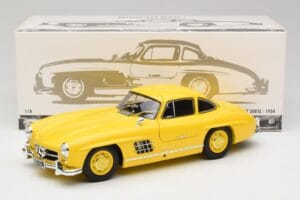 Mercedes 300 SL W198 Light Yellow Minichamps 1:18 180039009 Diecast — photo 8 of 8