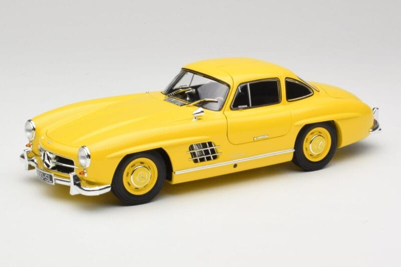 Mercedes 300 SL W198 Light Yellow Minichamps 1:18 180039009 Diecast