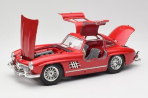 Mercedes 300 SL W198 Red Metallic Bburago 1:18 3013-M1 Diecast — photo 2 of 8
