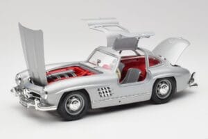 Mercedes 300 SL W198 Gullwing Silver Grey Bburago 1:18 3513 Diecast — photo 2 of 8