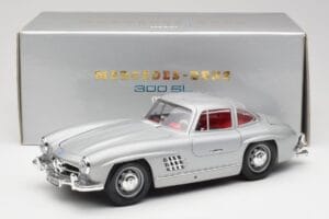 Mercedes 300 SL W198 Gullwing Silver Grey Bburago 1:18 3513 Diecast — photo 8 of 8