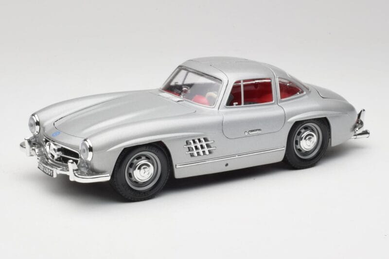 Mercedes 300 SL W198 Gullwing Silver Grey Bburago 1:18 3513 Diecast