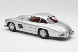 Mercedes 300 SL W198 Gullwing Silver Metallic Minichamps 1:18 B66040379 Diecast — photo 7 of 8