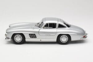 Mercedes 300 SL W198 Gullwing Silver Minichamps 1:18 110037210 Diecast — photo 4 of 8