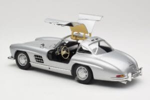 Mercedes 300 SL W198 Gullwing Silver Minichamps 1:18 110037210 Diecast — photo 5 of 8