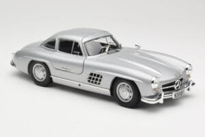 Mercedes 300 SL W198 Gullwing Silver Minichamps 1:18 110037210 Diecast — photo 6 of 8