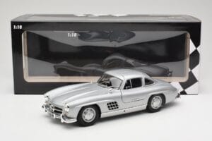 Mercedes 300 SL W198 Gullwing Silver Minichamps 1:18 110037210 Diecast — photo 8 of 8
