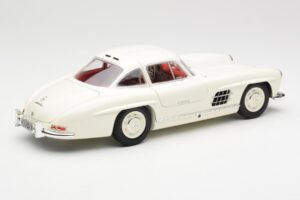 Mercedes 300 SL W198 White Minichamps 1:18 180039006 Diecast — photo 3 of 8