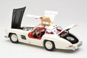 Mercedes 300 SL W198 White Minichamps 1:18 180039006 Diecast — photo 5 of 8