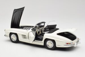 Mercedes 300 SL W198 Roadster White With Soft Top Minichamps 1:18 180039034 Diecast — photo 6 of 9