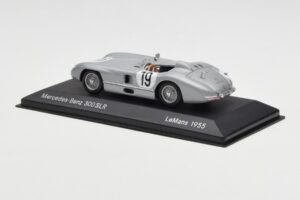 Mercedes 300 SLR #19 J.M. Fangio / S. Moss 24 Hours of Le Mans 1955 Minichamps 1:43 B66040253 Diecast — photo 3 of 4