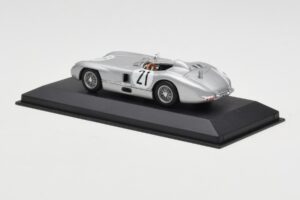 Mercedes 300 SLR #21 K. Kling / A. Simon 24 Hours of Le Mans 1955 Minichamps 1:43 432553021 Diecast — photo 3 of 4