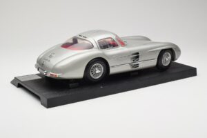 Mercedes 300 SLR Silver Revell 1:12 08851 Diecast — photo 3 of 8