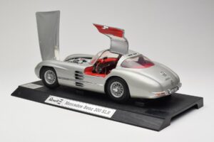 Mercedes 300 SLR Silver Revell 1:12 08851 Diecast — photo 5 of 8