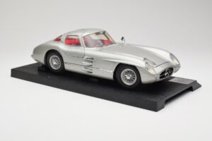 Mercedes 300 SLR Silver Revell 1:12 08851 Diecast — photo 6 of 8