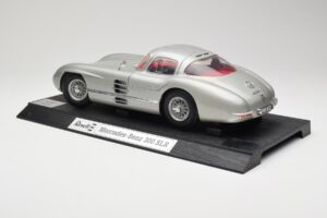 Mercedes 300 SLR Silver Revell 1:12 08851 Diecast — photo 7 of 8