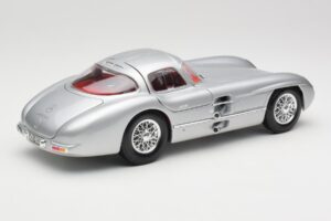 Mercedes 300 SLR Uhlenhaut Coupe Silver Maisto 1:18 36898 Diecast — photo 3 of 8