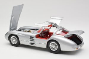 Mercedes 300 SLR Uhlenhaut Coupe Silver Maisto 1:18 36898 Diecast — photo 5 of 8