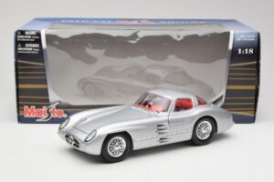 Mercedes 300 SLR Uhlenhaut Coupe Silver Maisto 1:18 36898 Diecast — photo 8 of 8