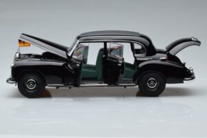 Mercedes 300 W186 Konrad Adenauer Norev 1:18 183707 Diecast — photo 4 of 9