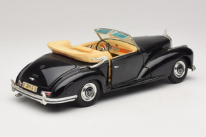 Mercedes 300S Black Maisto 1:18 52116-P1 Diecast — photo 3 of 8