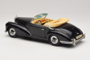 Mercedes 300S Black Maisto 1:18 52116-P1 Diecast — photo 7 of 8