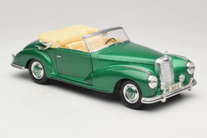 Mercedes 300S Cabriolet Green Metallic Maisto 1:18 52116 Diecast — photo 5 of 7