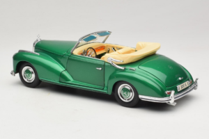 Mercedes 300S Cabriolet Green Metallic Maisto 1:18 52116 Diecast — photo 6 of 7