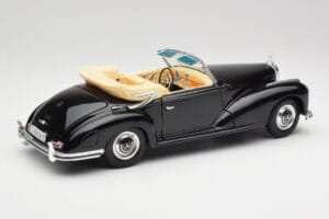 Mercedes 300SC W188 Obsidian Black Maisto 1:18 806B Diecast — photo 3 of 8