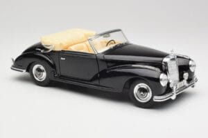 Mercedes 300SC W188 Obsidian Black Maisto 1:18 806B Diecast — photo 6 of 8