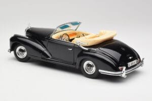 Mercedes 300SC W188 Obsidian Black Maisto 1:18 806B Diecast — photo 7 of 8