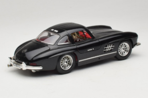 Mercedes 300SL Black Bburago 1:18 3015-M3 Diecast — photo 3 of 8