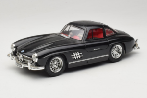 Mercedes 300SL Black Bburago 1:18 3015-M3 Diecast