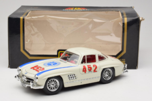 Mercedes 300SL #452 Mille Miglia 1955 White Bburago 1:18 3015-M2 Diecast — photo 8 of 8
