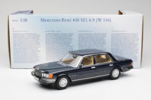 Mercedes 450 SEL 6.9 W116 Dark Blue Revell 1:18 8956 Diecast — photo 8 of 8