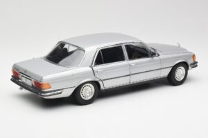 Mercedes 450 SEL 6.9 W116 Silver Revell 1:18 8955 Diecast — photo 3 of 8