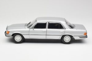 Mercedes 450 SEL 6.9 W116 Silver Revell 1:18 8955 Diecast — photo 4 of 8