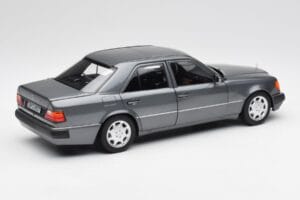 Mercedes 500 E W124 Pearl Grey Norev 1:18 183946 Diecast — photo 3 of 8