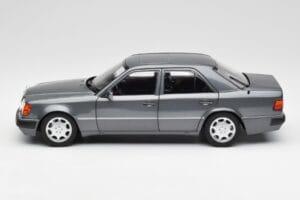 Mercedes 500 E W124 Pearl Grey Norev 1:18 183946 Diecast — photo 4 of 8