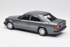 Mercedes 500 E W124 Pearl Grey Norev 1:18 183946 Diecast — photo 7 of 8