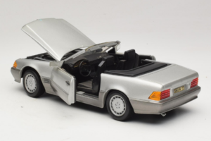 Mercedes SL 500 R129 Silver Revell 1:18 8801-P1 Diecast — photo 5 of 8