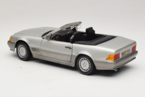 Mercedes SL 500 R129 Silver Revell 1:18 8801-P1 Diecast — photo 7 of 8
