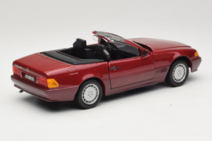 Mercedes 500 SL R129 Dark Red Revell 1:18 8801 Diecast — photo 3 of 8