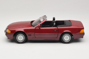 Mercedes 500 SL R129 Dark Red Revell 1:18 8801 Diecast — photo 4 of 8