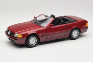 Mercedes 500 SL R129 Dark Red Revell 1:18 8801 Diecast