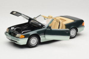 Mercedes 500 SL R129 Silver Green Revell 1:18 8802 Diecast — photo 2 of 8