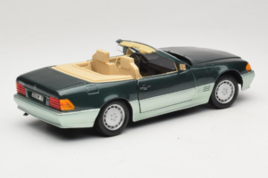 Mercedes 500 SL R129 Silver Green Revell 1:18 8802 Diecast — photo 3 of 8