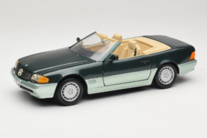 Mercedes 500 SL R129 Silver Green Revell 1:18 8802 Diecast